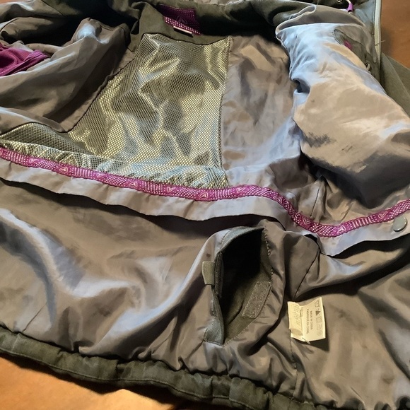 Firefly Rihanna snowboard jacket. Size M - Picture 6 of 13